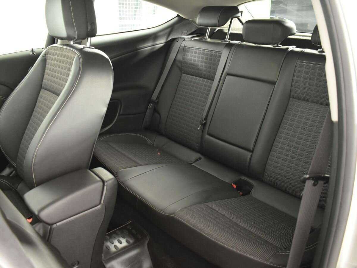 Б/У Опель Астра 2013 года. Фото: #13