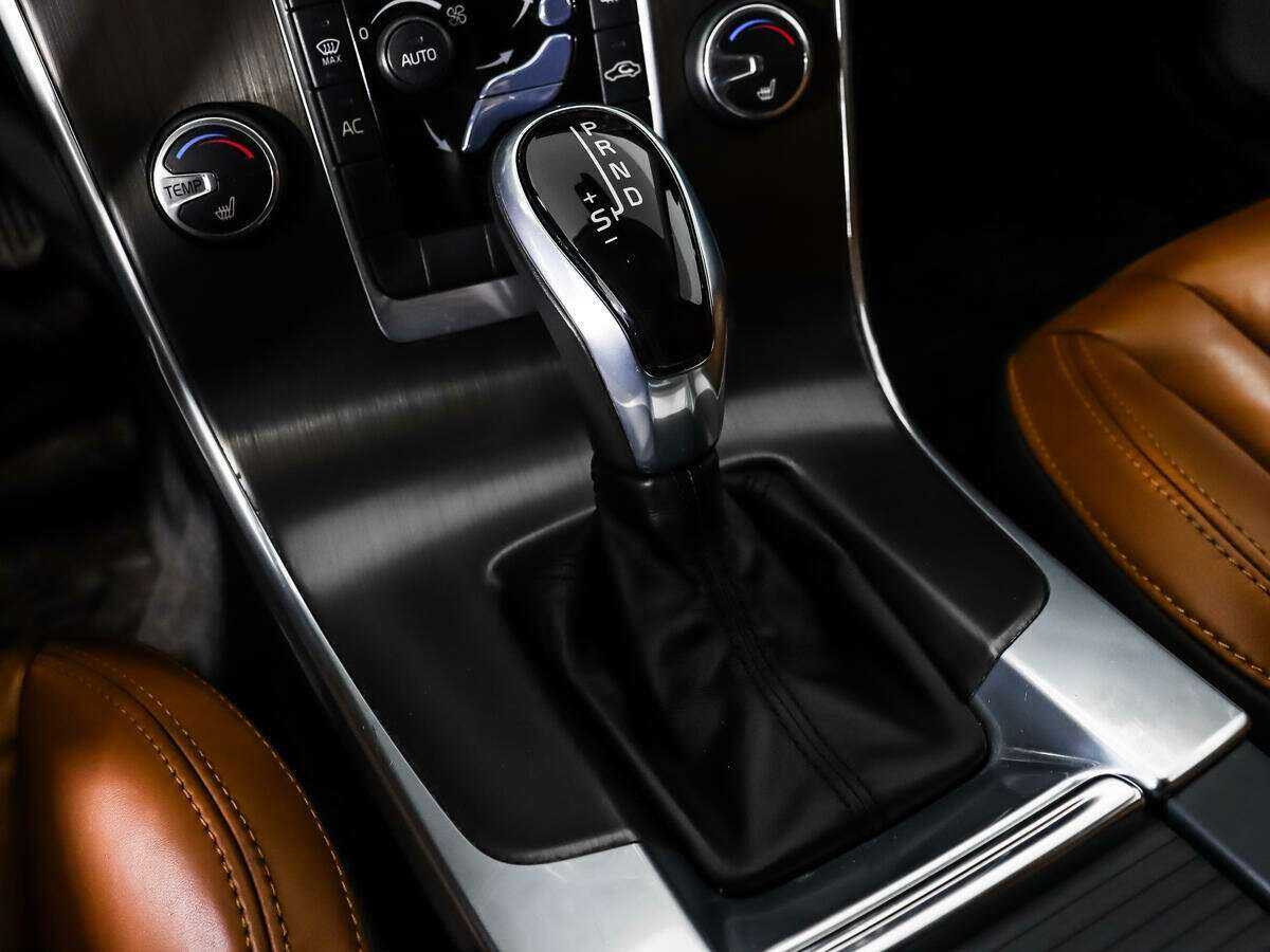 Б/У Вольво С60 2014 года. Фото: #9