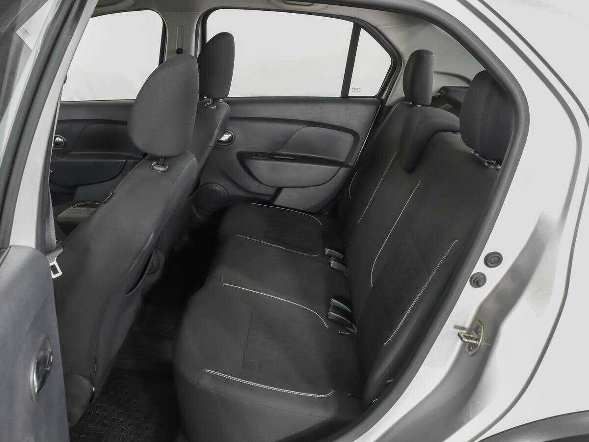 Б/У Рено Логан 2018 года. Фото: #9