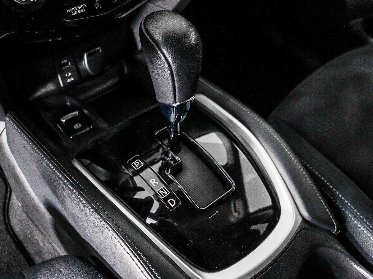 Б/У Ниссан Икс-Трейл 2016 года. Фото: #9