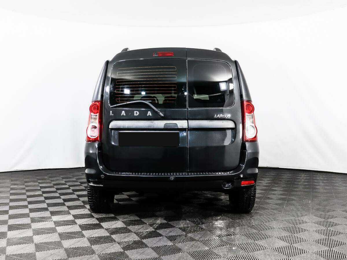 Б/У Лада (ВАЗ) Ларгус 2017 года. Фото: #4
