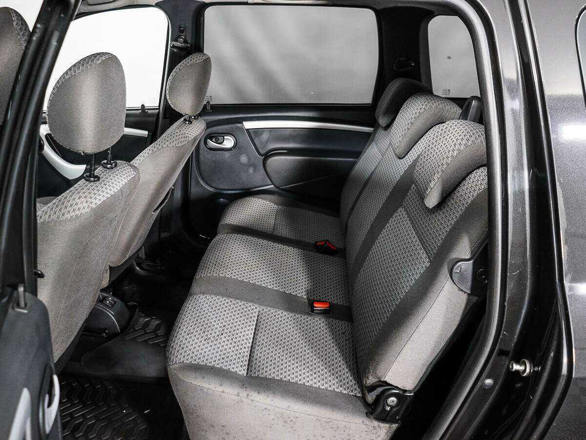 Б/У Лада (ВАЗ) Ларгус 2017 года. Фото: #8