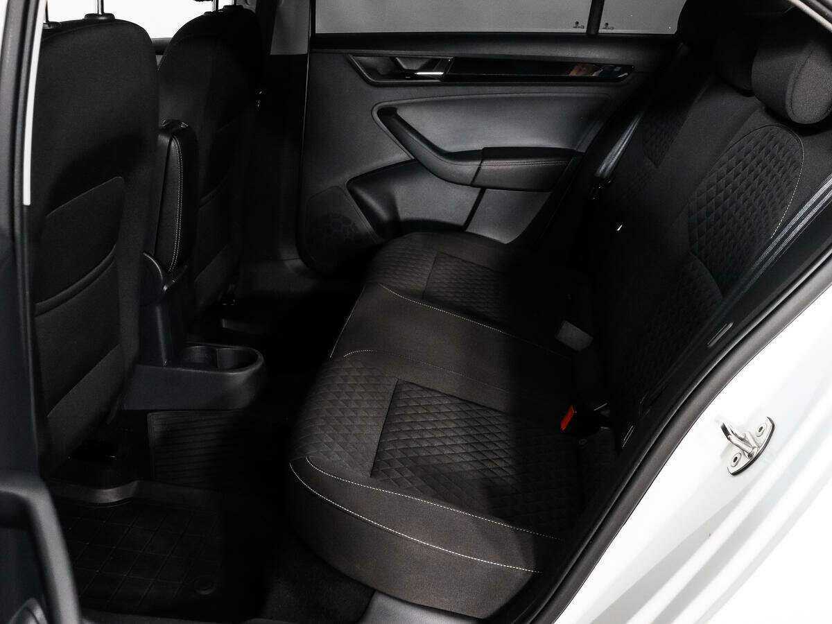 Б/У Шкода Рапид 2017 года. Фото: #6