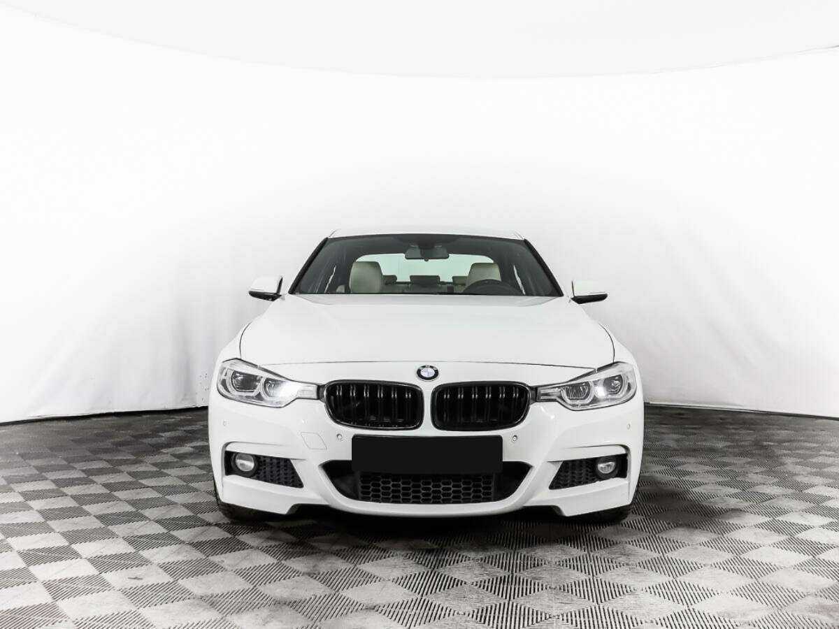 BMW 3 серии 2015 года с пробегом. Фото: #1