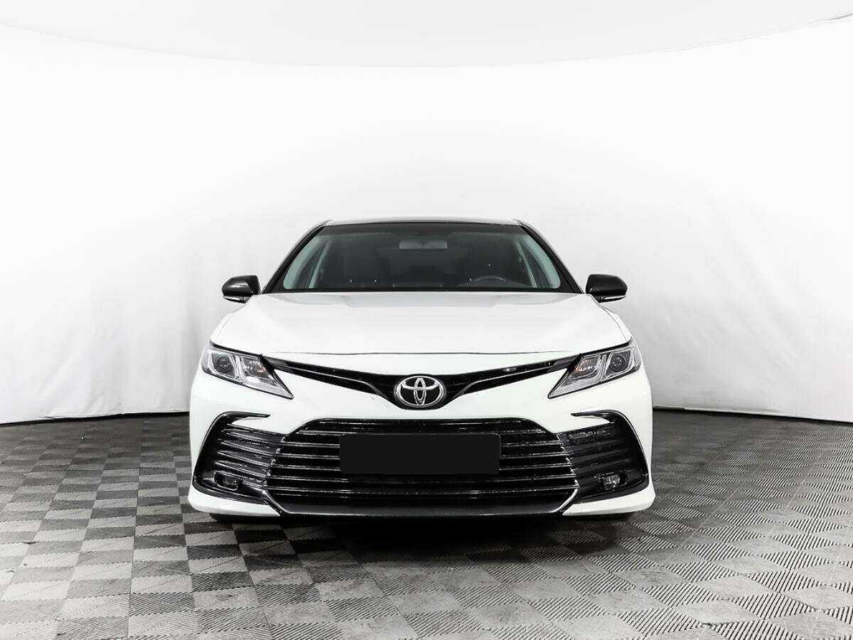 Toyota Camry 2021 года с пробегом. Фото: #1