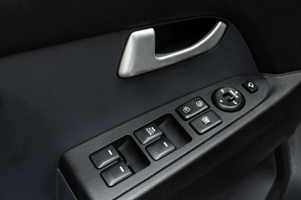 Б/У Киа Спортейдж 2015 года. Фото: #6