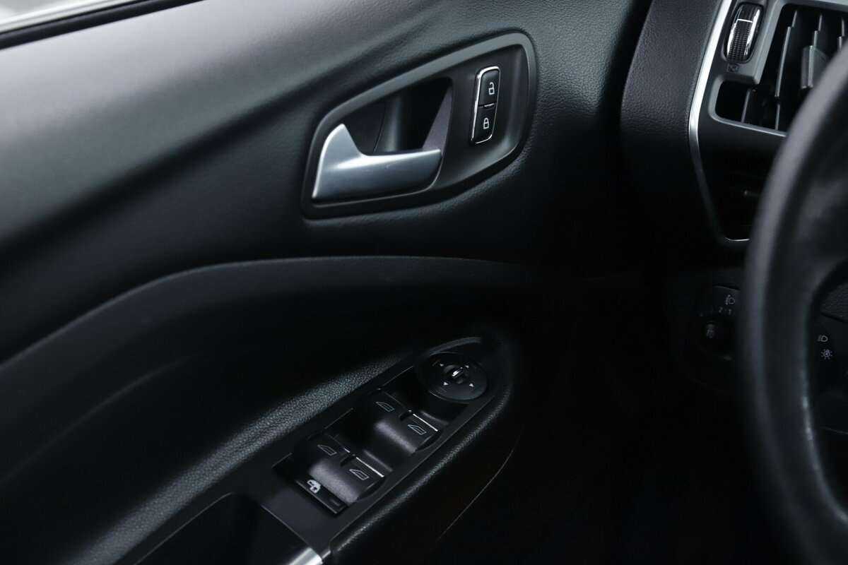 Б/У Форд Куга 2016 года. Фото: #9