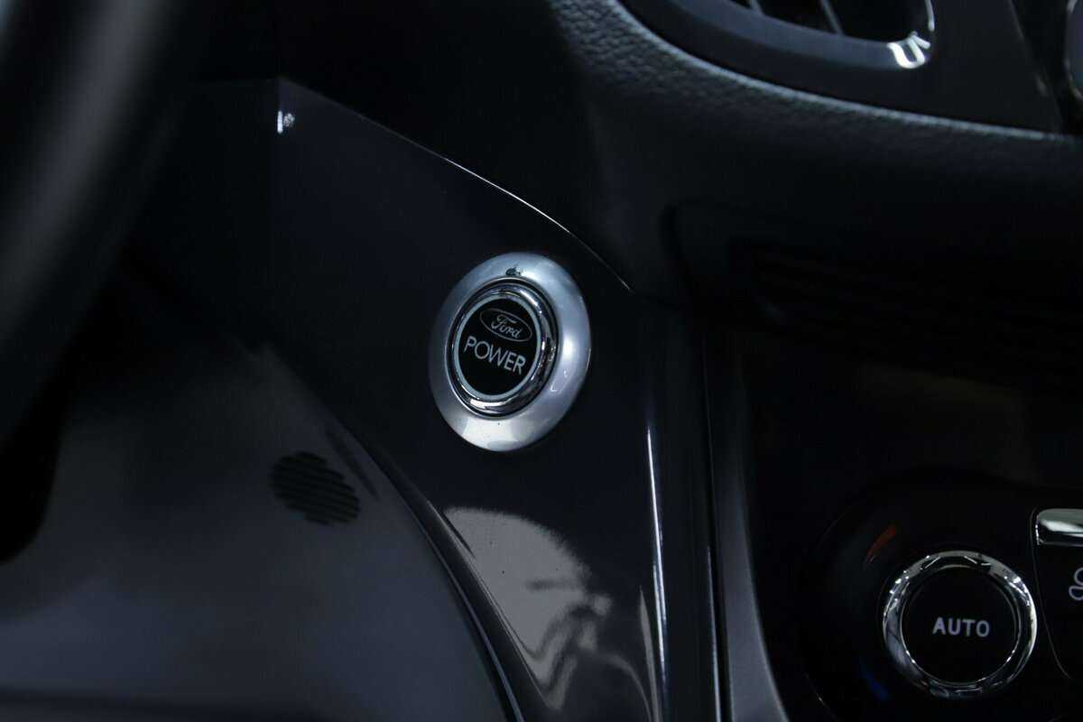 Б/У Форд Куга 2013 года. Фото: #13