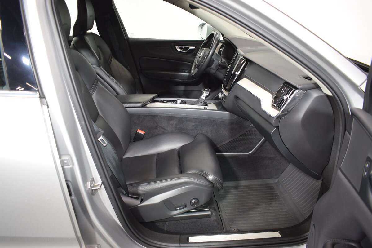 Volvo XC60 2020 года с пробегом. Фото: #12