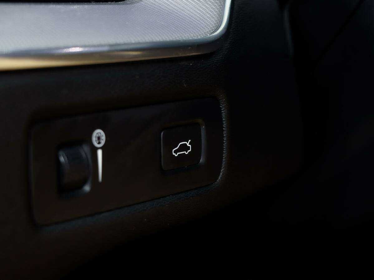 Volvo XC60 2018 года с пробегом. Фото: #18