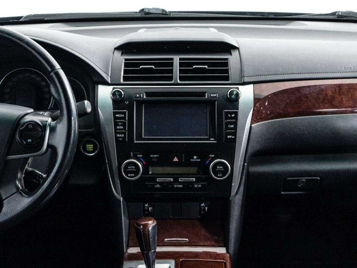 Б/У Тойота Камри 2013 года. Фото: #13