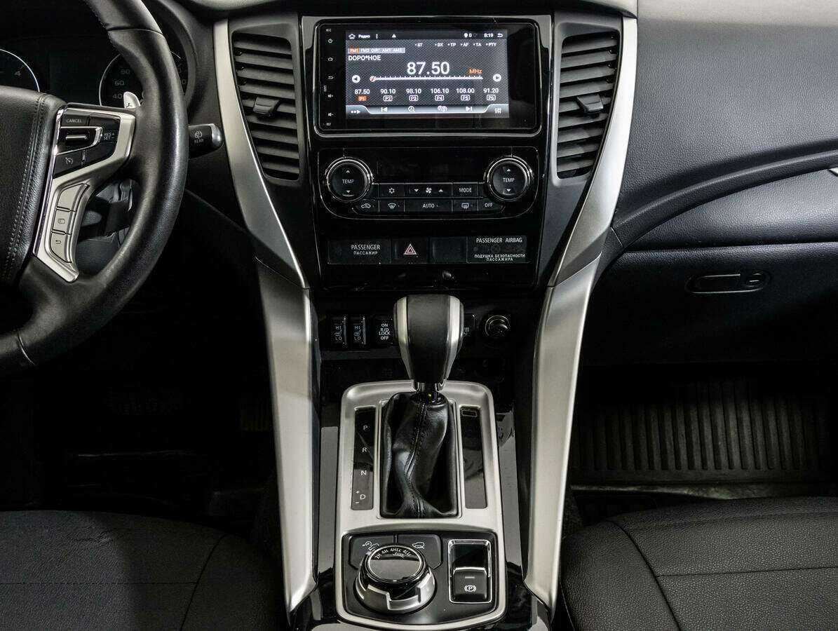 Mitsubishi Pajero Sport 2017 года с пробегом. Фото: #12
