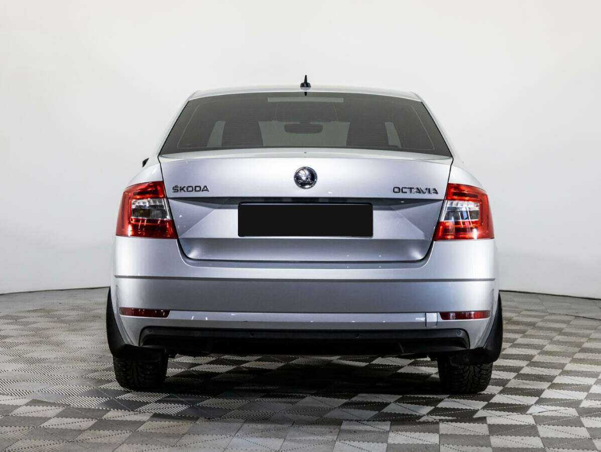Б/У Шкода Октавия 2018 года. Фото: #4
