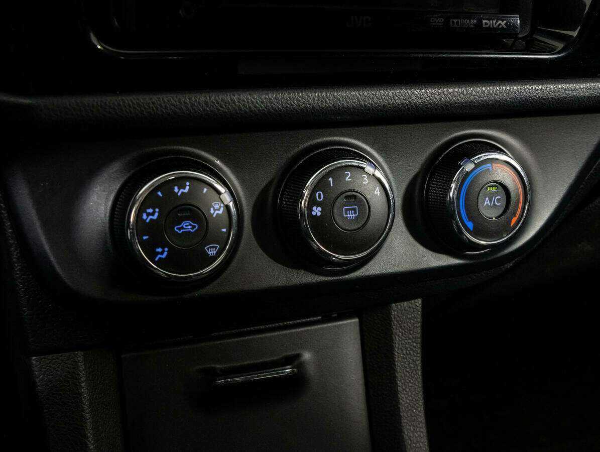 Б/У Тойота Королла 2014 года. Фото: #10