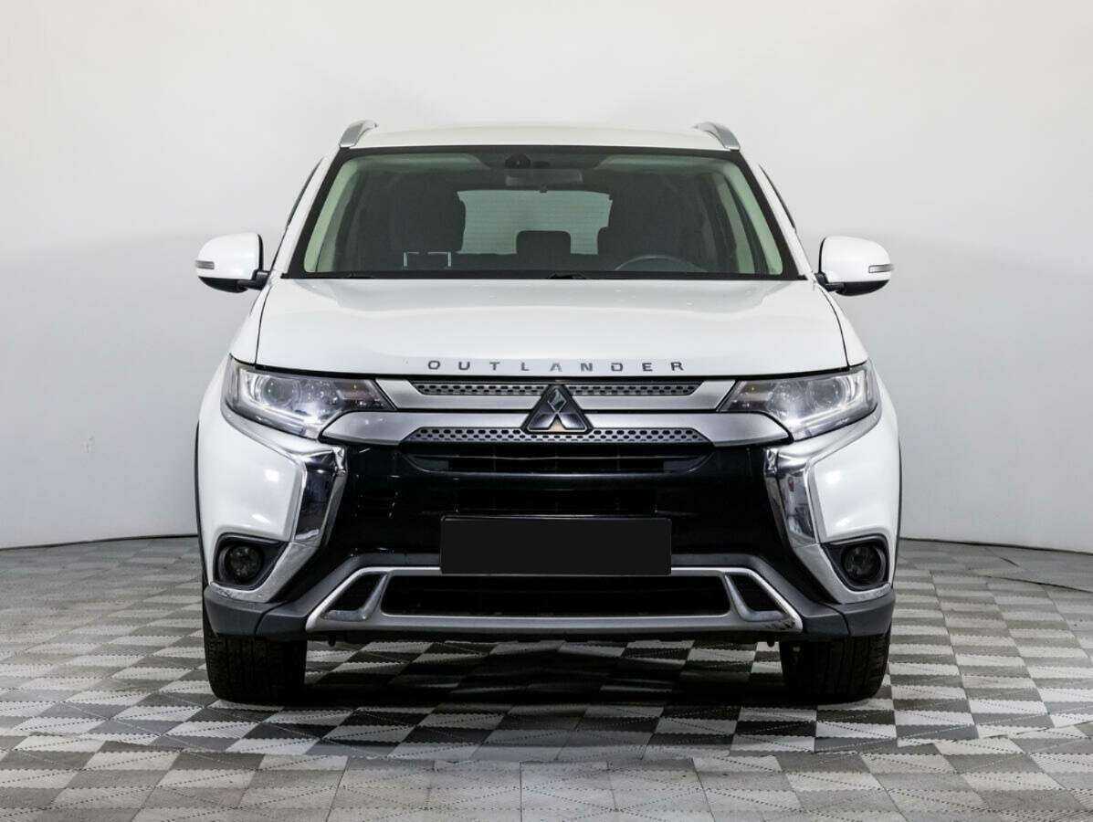 Mitsubishi Outlander 2018 года с пробегом. Фото: #1