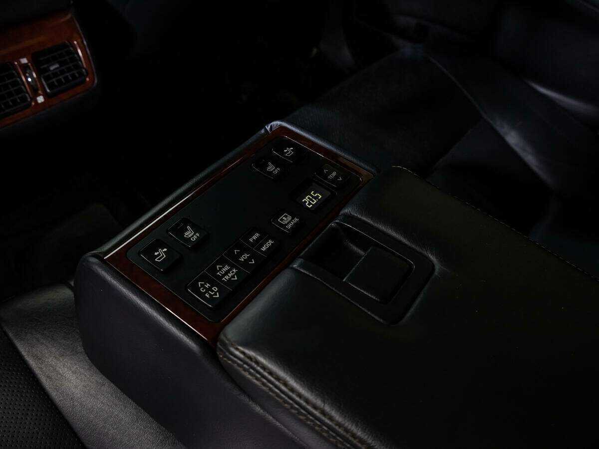 Toyota Camry 2013 года с пробегом. Фото: #19