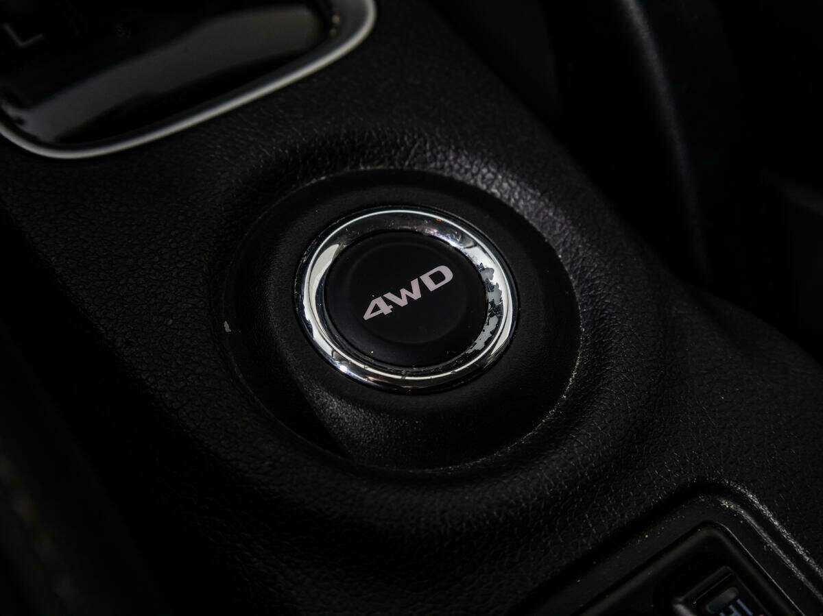 Б/У Митсубиши Оутлэндер 2016 года. Фото: #16