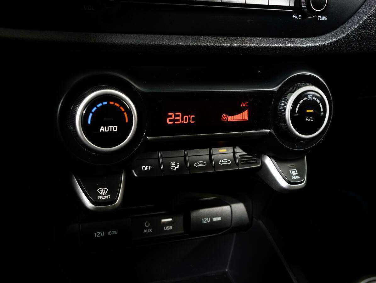 Б/У Киа Рио 2017 года. Фото: #10