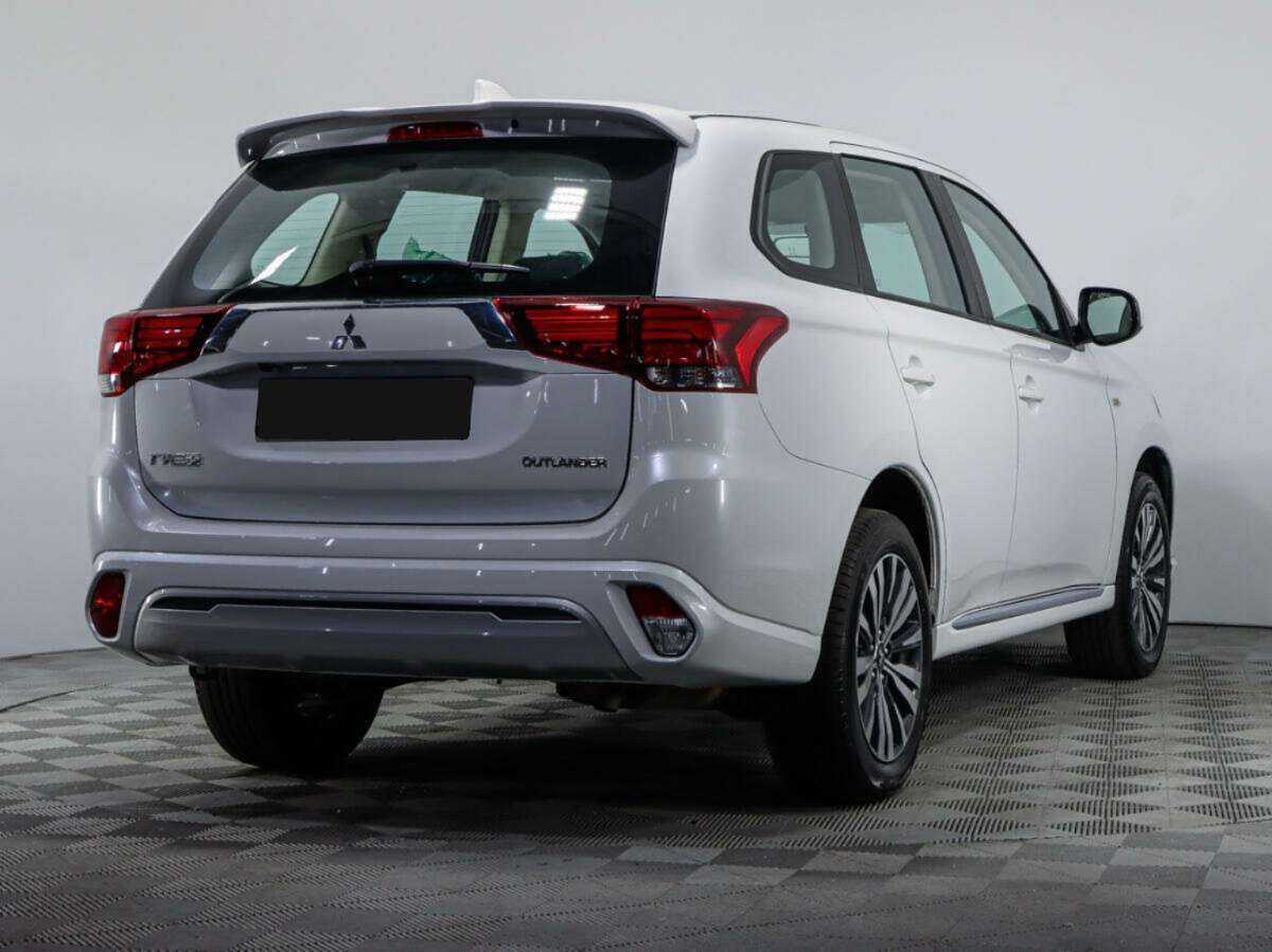 Mitsubishi Outlander 2022 года с пробегом. Фото: #3