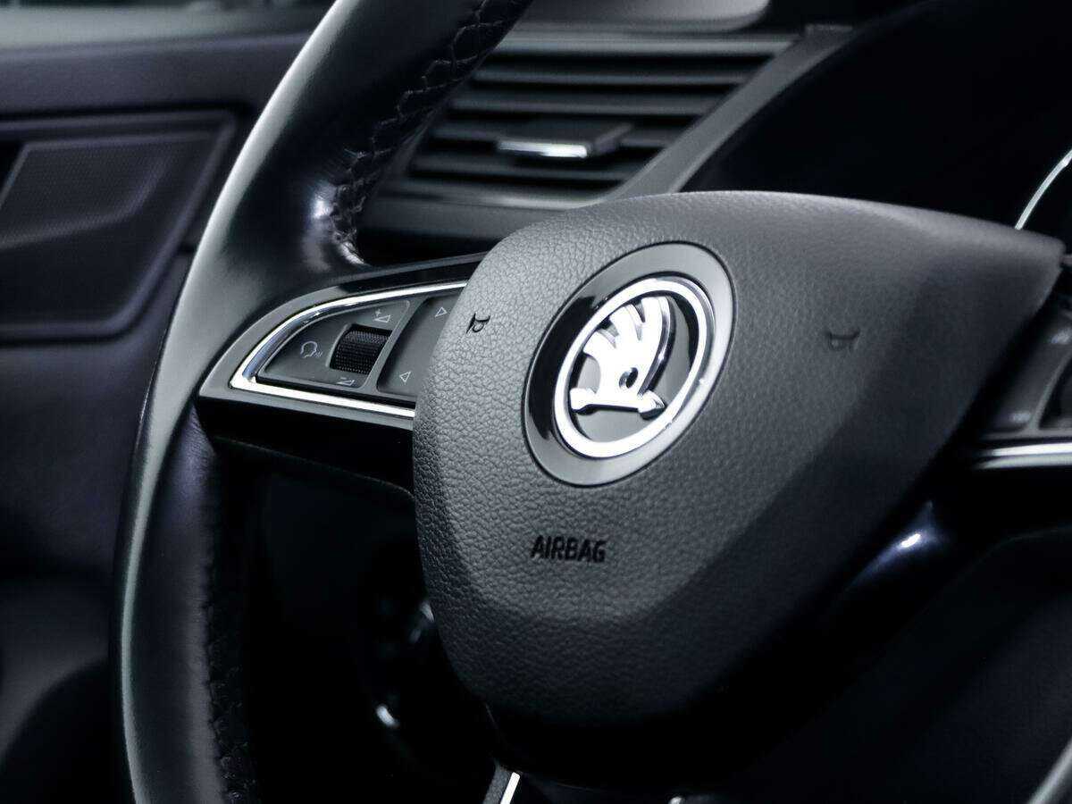 Б/У Шкода Суперб 2018 года. Фото: #11