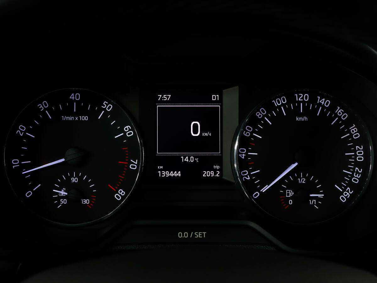 Б/У Шкода Октавия 2013 года. Фото: #14