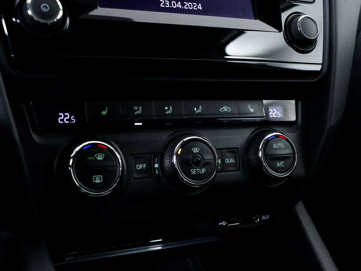 Б/У Шкода Октавия 2015 года. Фото: #11