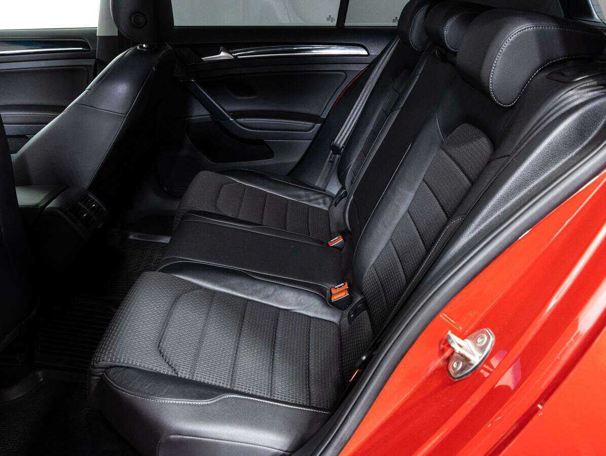 Б/У Фольксваген Гольф 2013 года. Фото: #9