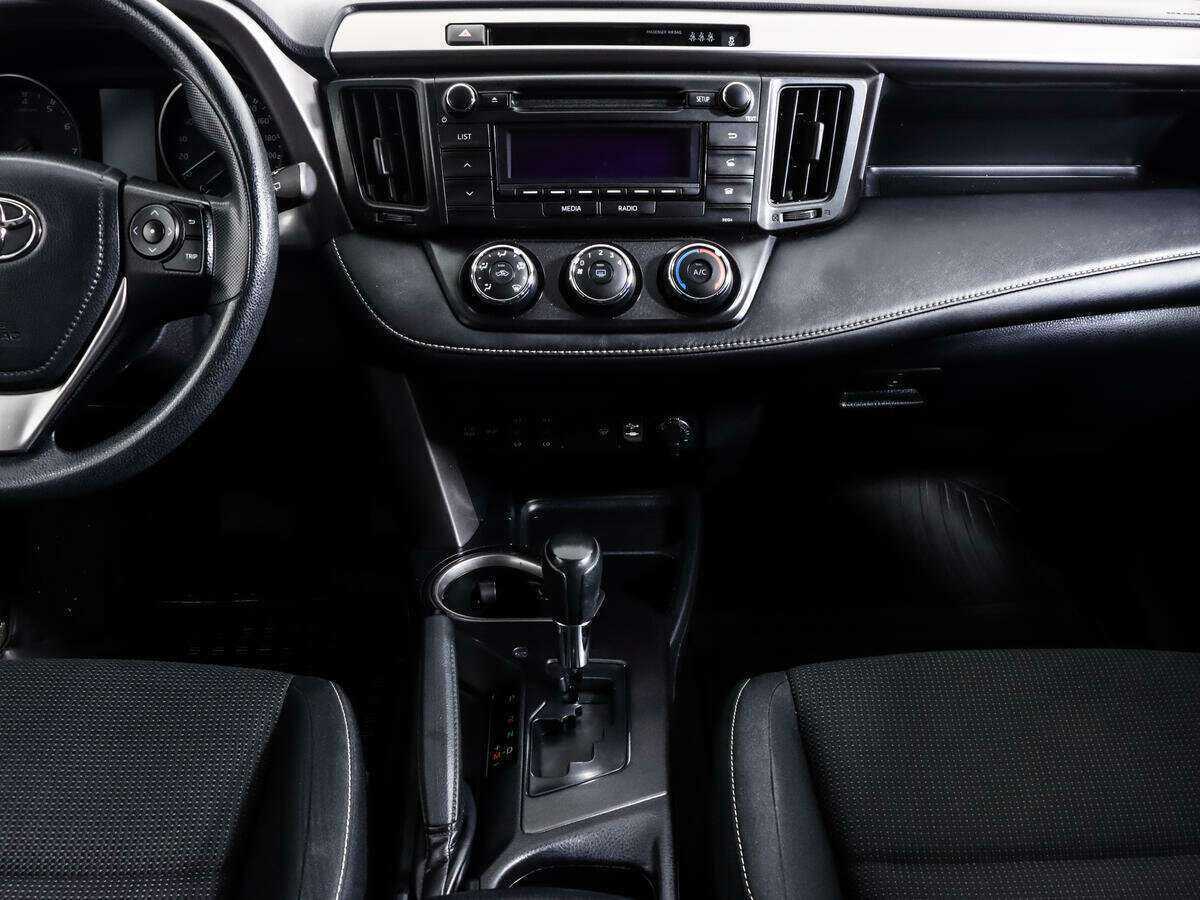 Toyota RAV4 2017 года с пробегом. Фото: #13