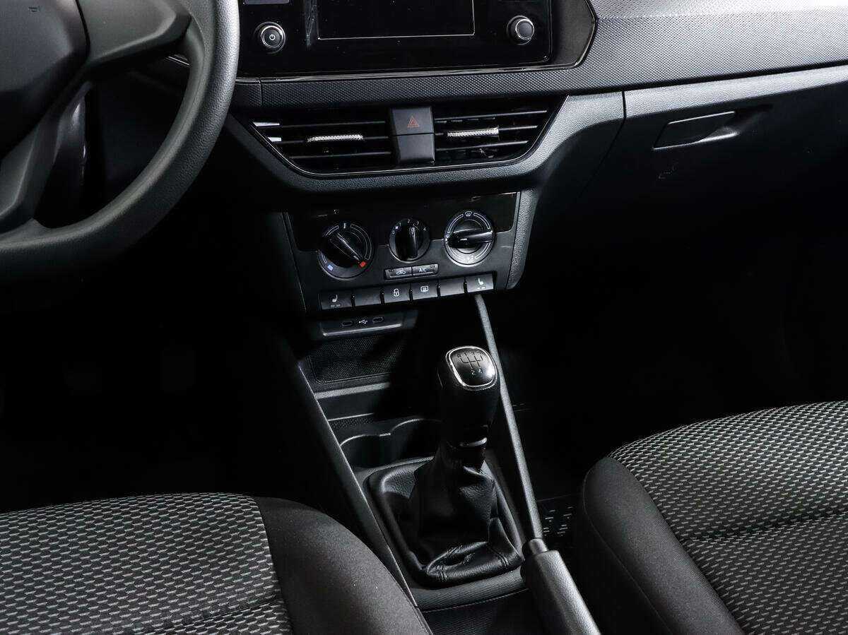 Б/У Фольксваген Поло 2021 года. Фото: #8