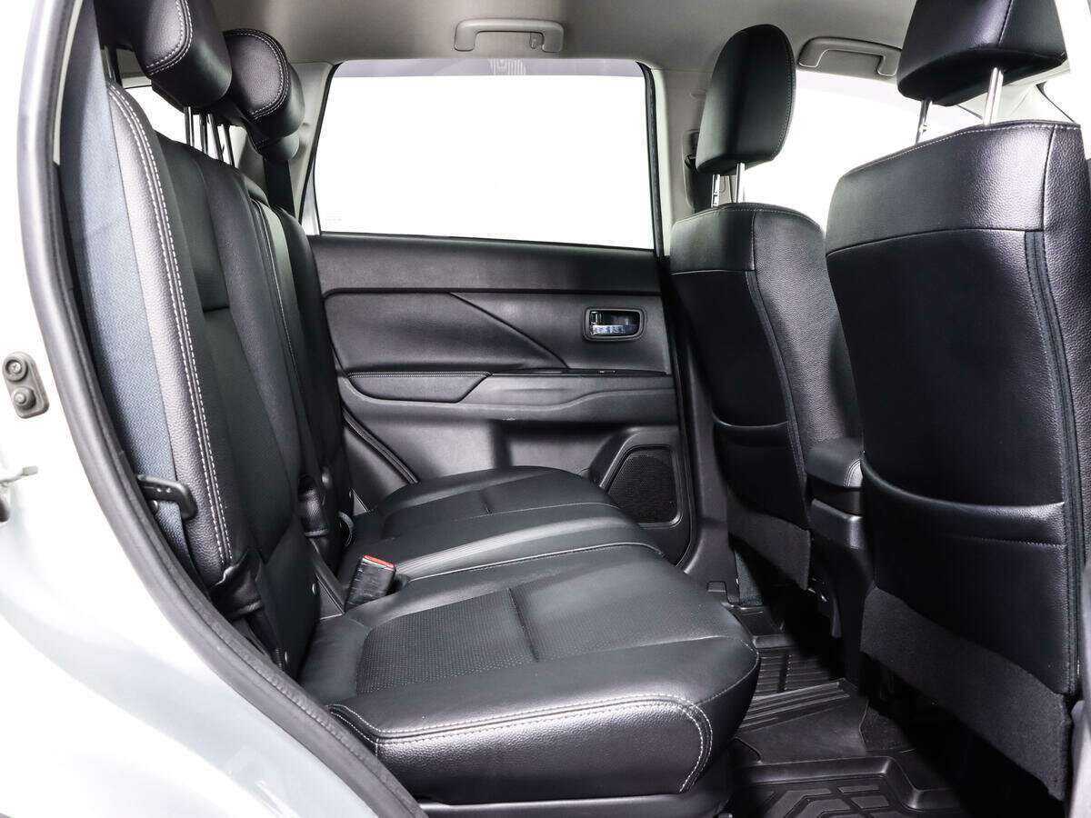Mitsubishi Outlander 2018 года с пробегом. Фото: #12