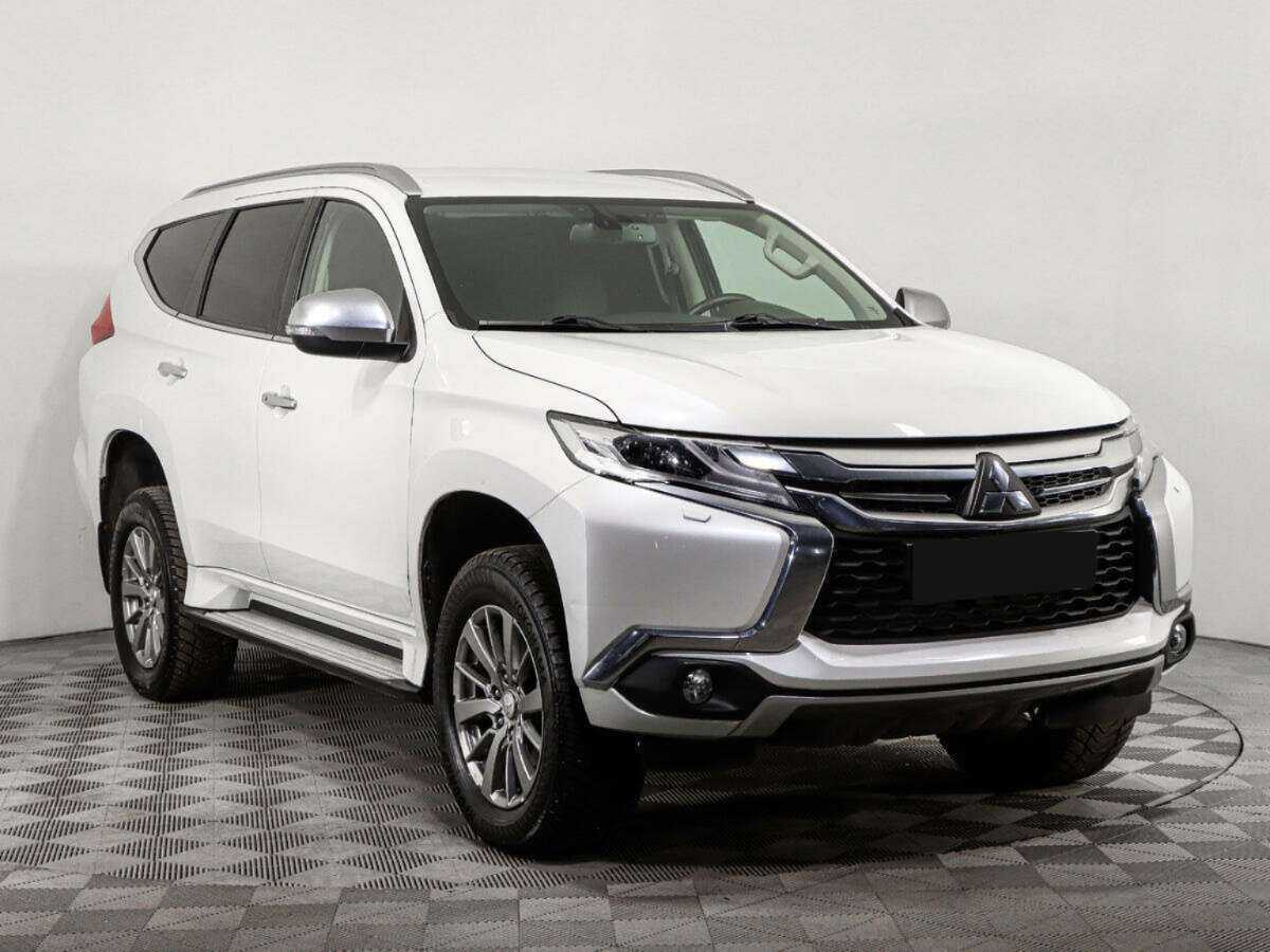 Mitsubishi Pajero Sport 2018 года с пробегом. Фото: #2