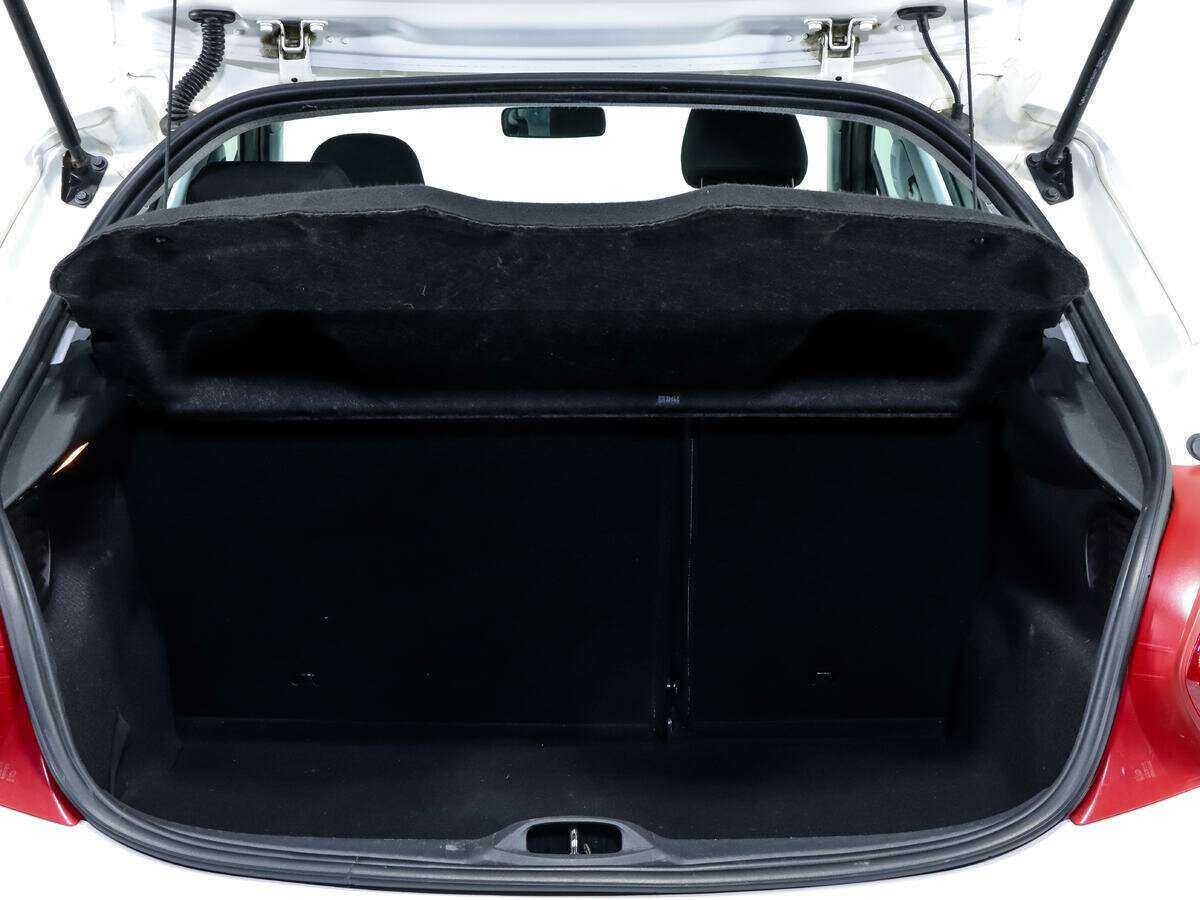 Б/У Пежо 208 2013 года. Фото: #15