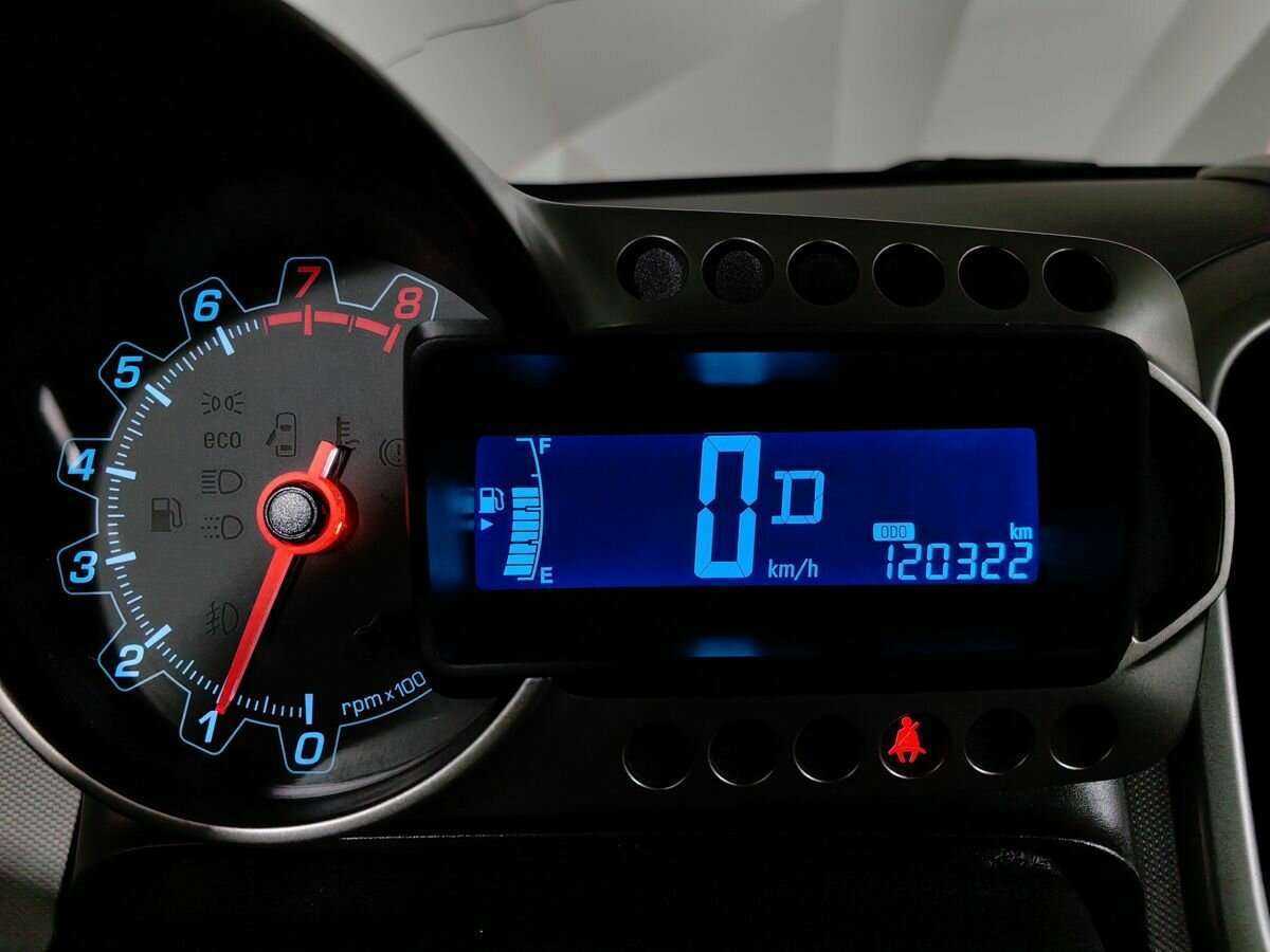 Б/У Шевроле Авео 2012 года. Фото: #12