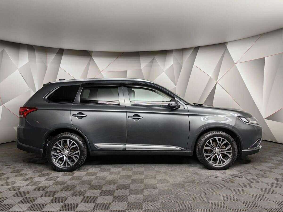 Mitsubishi Outlander 2017 года с пробегом. Фото: #5