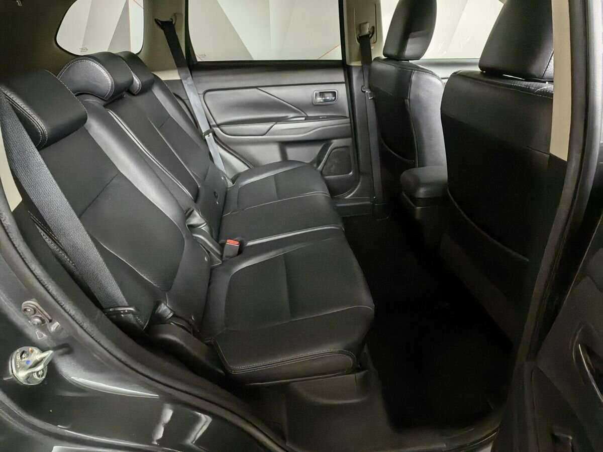 Mitsubishi Outlander 2017 года с пробегом. Фото: #11