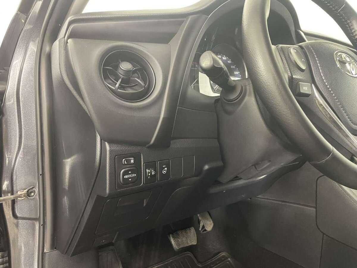 Б/У Тойота Королла 2017 года. Фото: #8