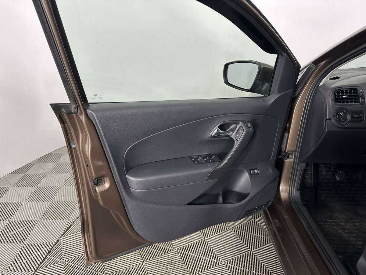 Б/У Фольксваген Поло 2016 года. Фото: #7