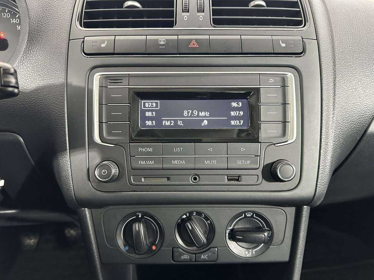 Б/У Фольксваген Поло 2016 года. Фото: #11