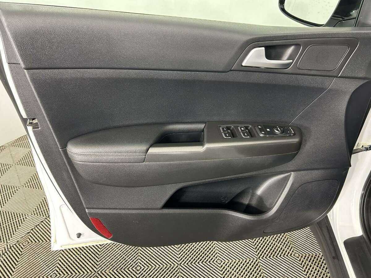 Б/У Киа Спортейдж 2016 года. Фото: #7