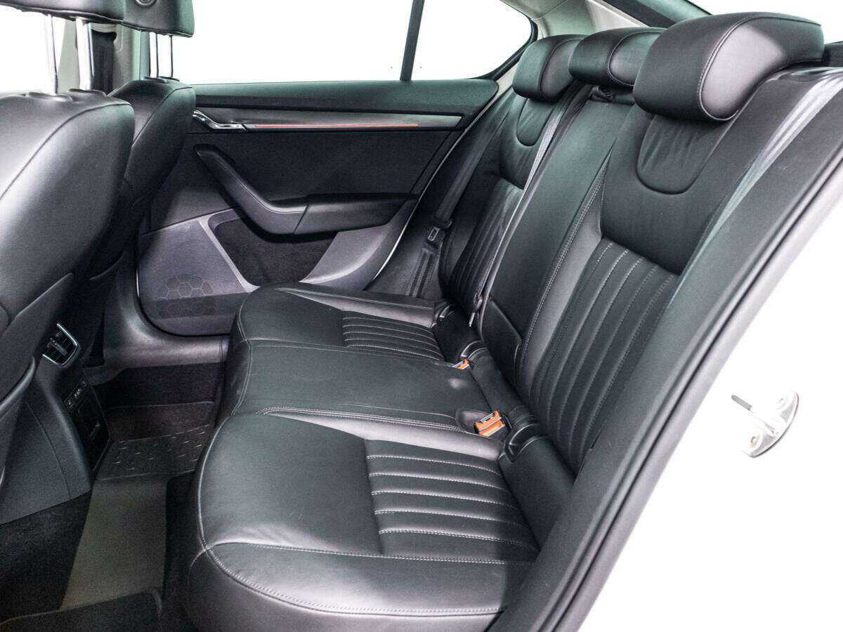 Б/У Шкода Октавия 2019 года. Фото: #9