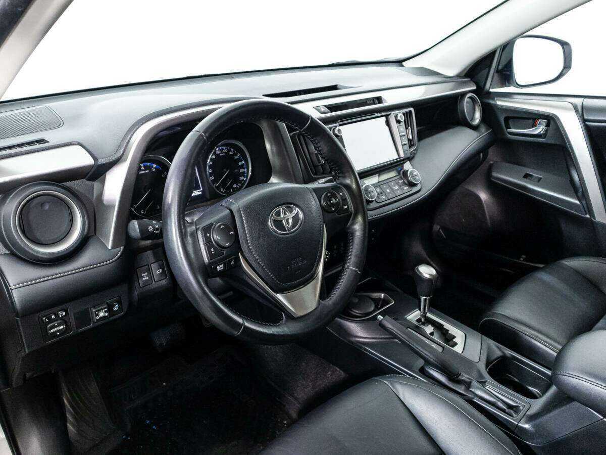 Toyota RAV4 2018 года с пробегом. Фото: #10