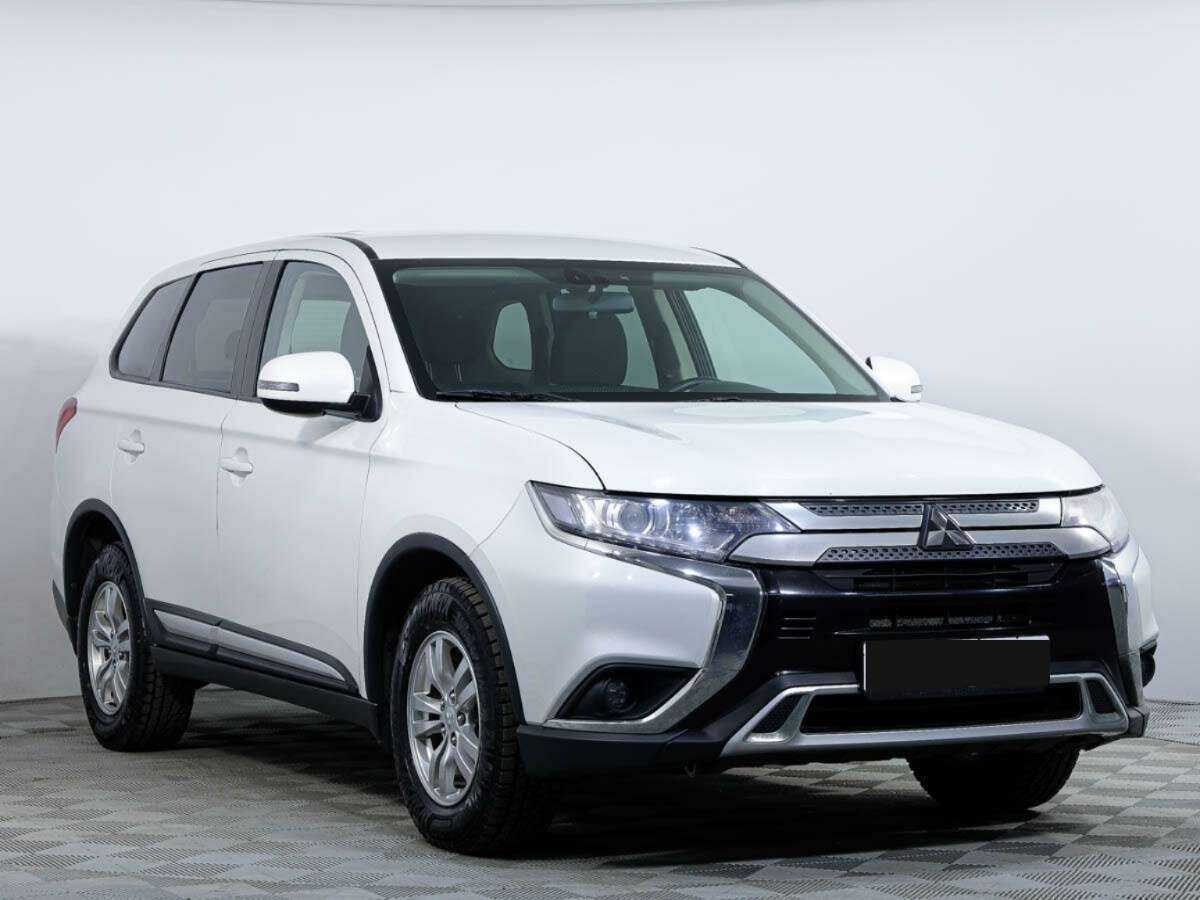 Mitsubishi Outlander 2018 года с пробегом. Фото: #2