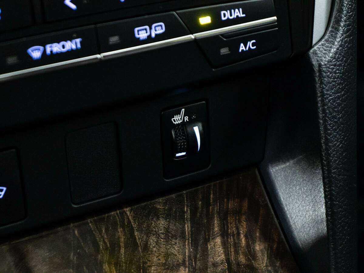 Toyota Camry 2017 года с пробегом. Фото: #20