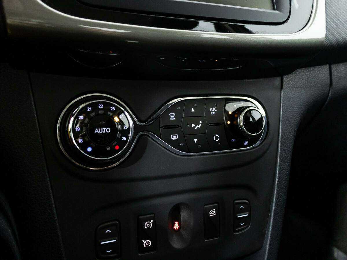 Б/У Рено Сандеро 2018 года. Фото: #15