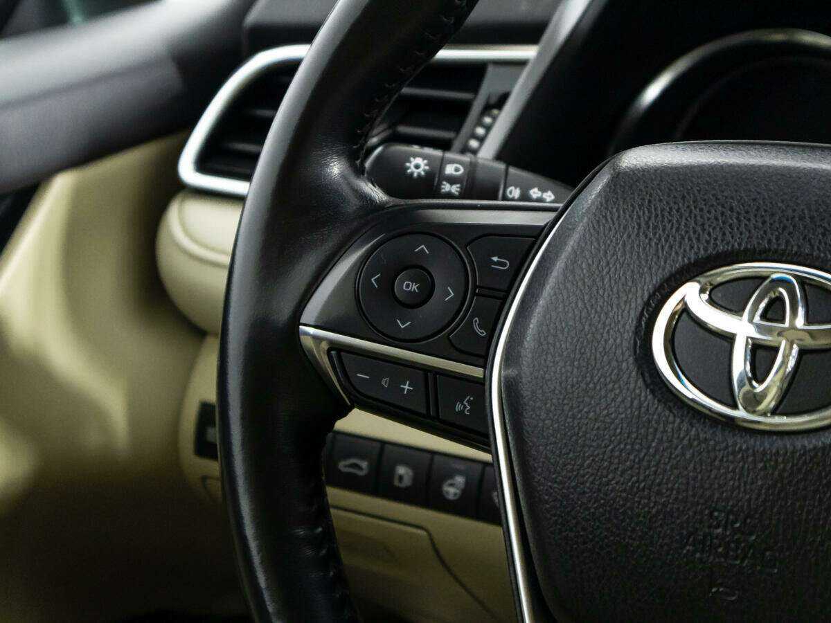 Toyota Camry 2018 года с пробегом. Фото: #23