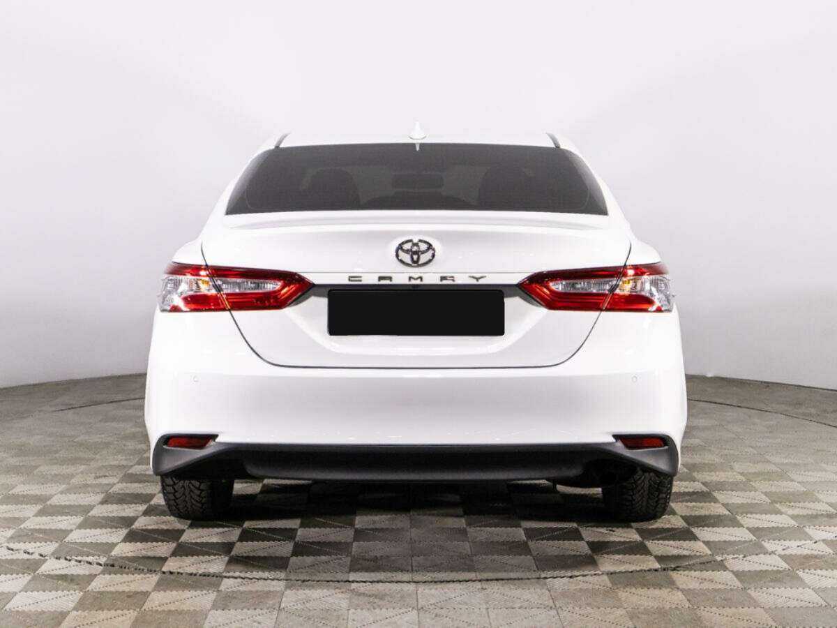 Toyota Camry 2019 года с пробегом. Фото: #5