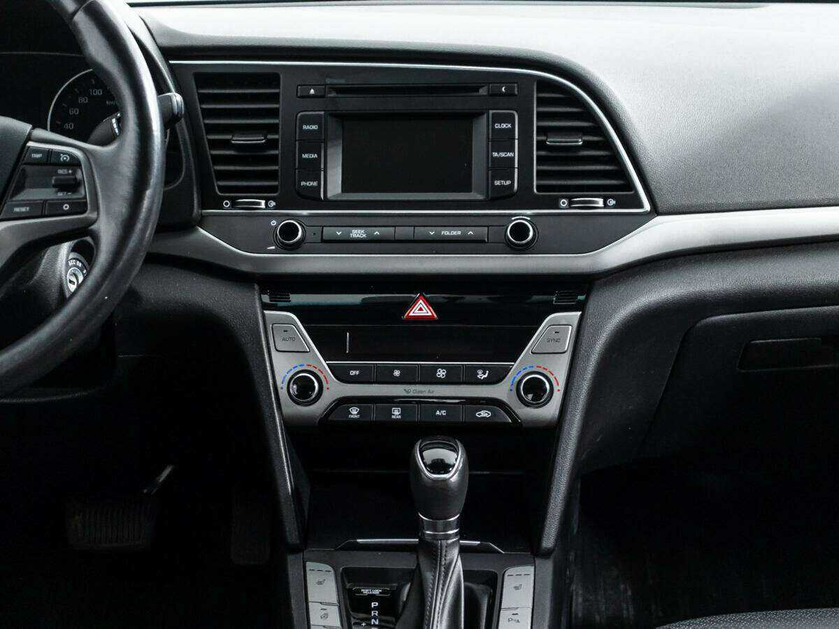 Б/У Хендай Елантра 2016 года. Фото: #13