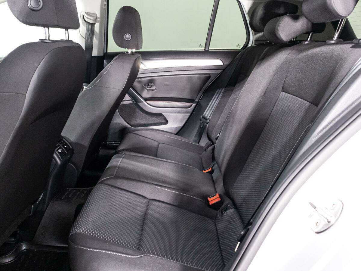 Б/У Фольксваген Гольф 2018 года. Фото: #9