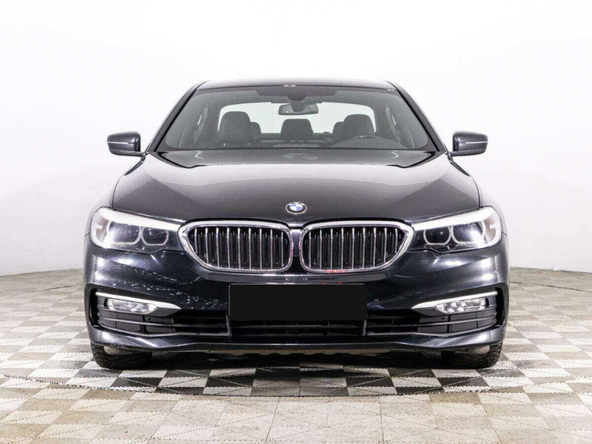 BMW 5 серии 2017 года с пробегом. Фото: #1