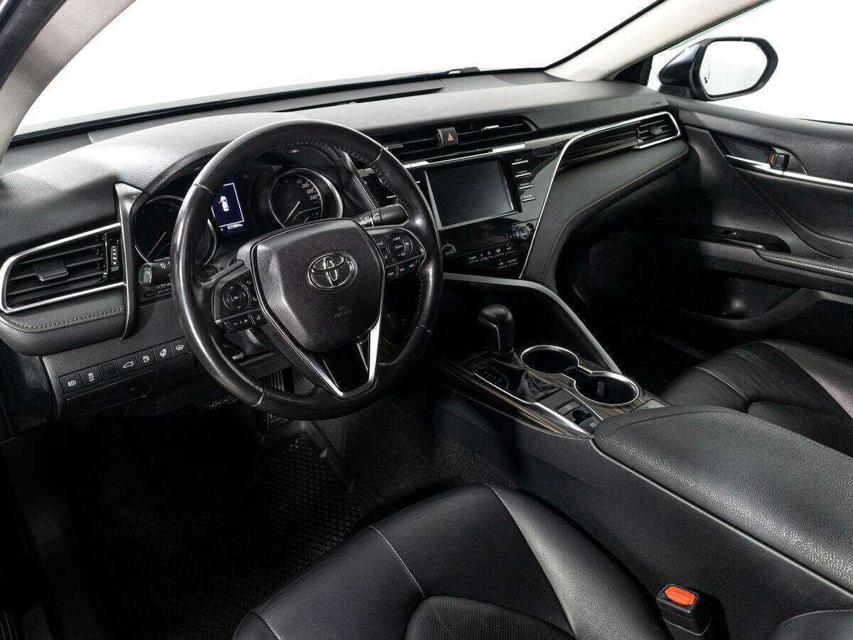 Toyota Camry 2018 года с пробегом. Фото: #10